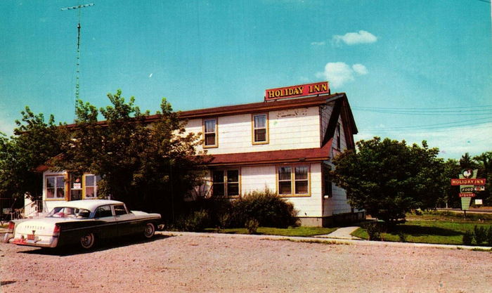 Holiday Inn - Old Postcard (newer photo)